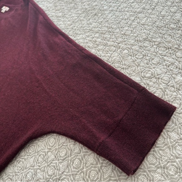 L.L. Bean Signature Cashmere Burgundy Batwing Sweater Poncho Size XS/S - Picture 5 of 10